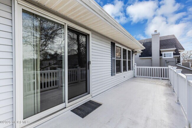 Building Photo - 404 9th Ave