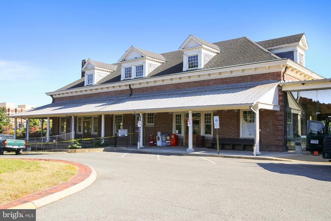 Building Photo - 501 Slaters Ln