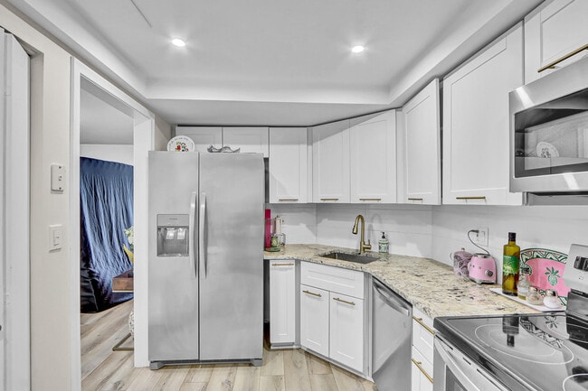 Building Photo - 2000 Presidential Way