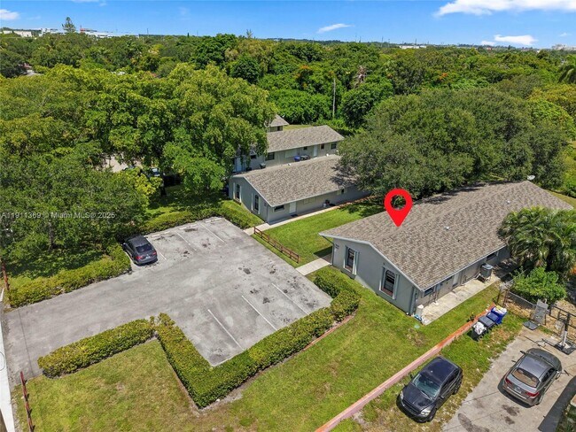 Building Photo - 5629 Taft St