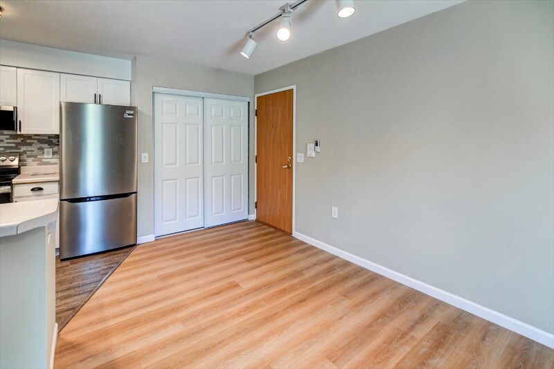 Building Photo - 201 Kearney Way
