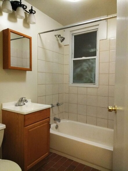 Building Photo - 17 W 27th St