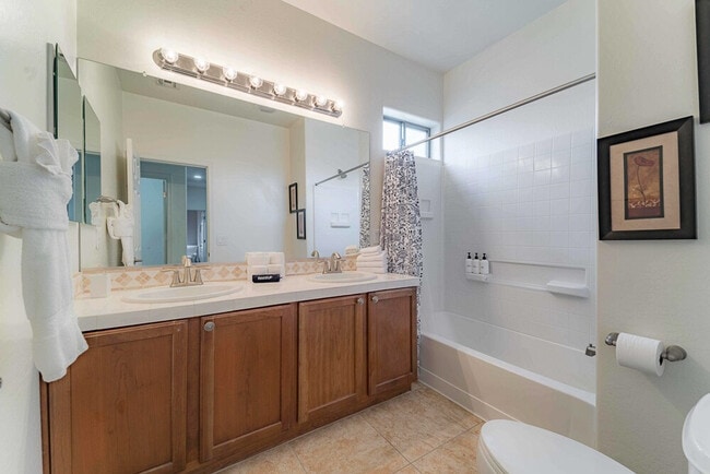 Building Photo - 1761 N St Francis Pl