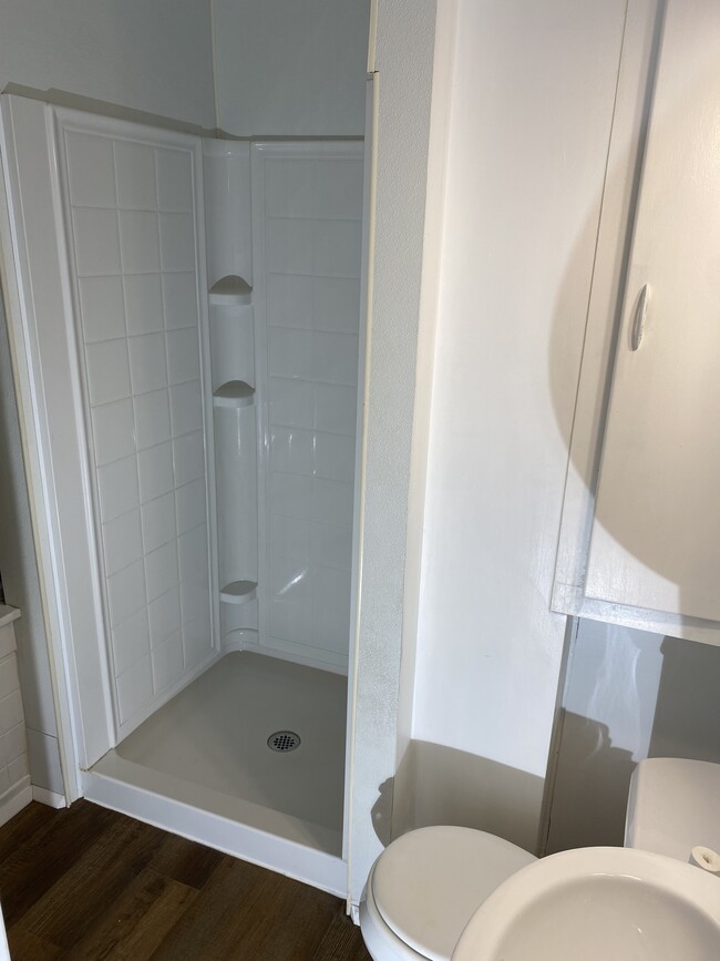 Shower - 2464 3rd St