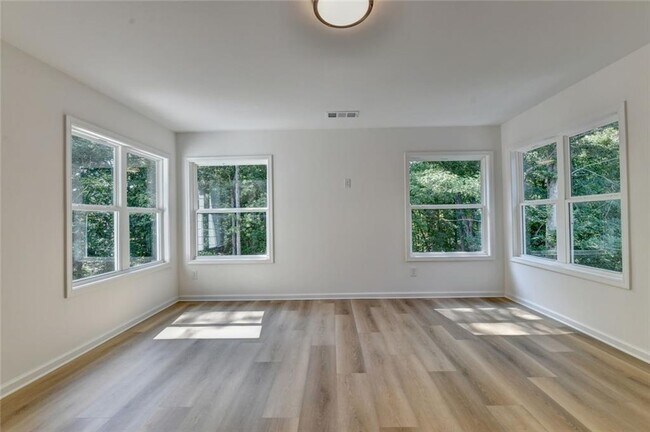 Building Photo - 9135 Fox Trail Ln