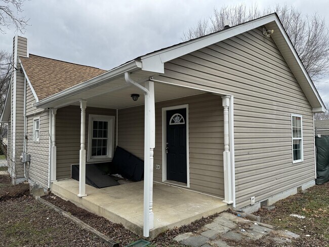 Building Photo - 250 State Cir