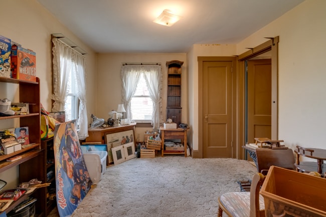 Building Photo - 488 E Main St