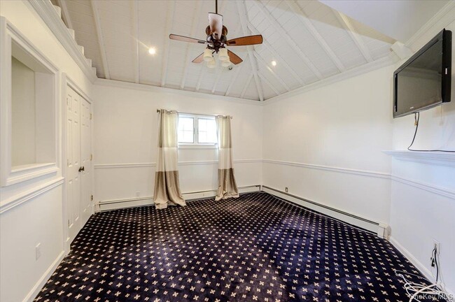 Building Photo - 47 Shoreham Rd