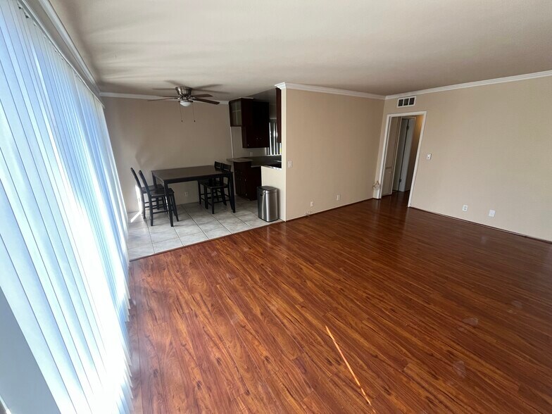 Building Photo - 1221 S Sherbourne Dr