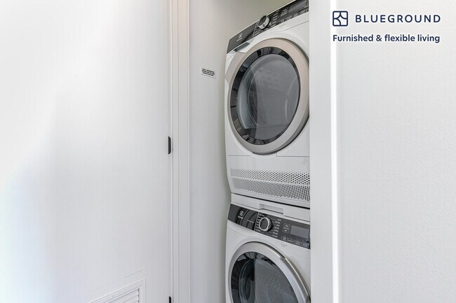 Building Photo - 61 W Erie St