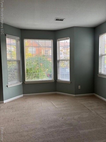 Building Photo - 28825 Cullen Dr