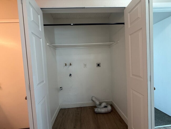 Building Photo - ***JUSTED REDUCED!!!*** Two-bedroom, one-and-a-half-bath townhouse in North Las Vegas.
