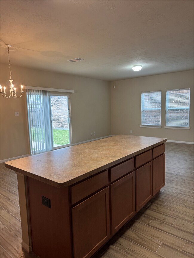 Building Photo - 8127 Almera Falls Dr