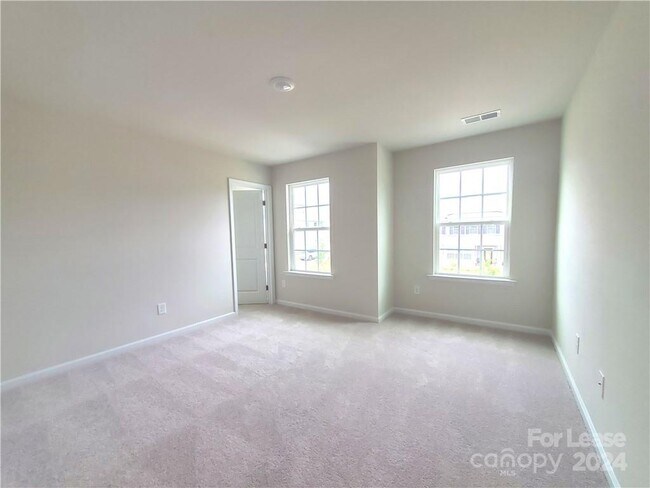 Building Photo - 1009 Gabardine Ln