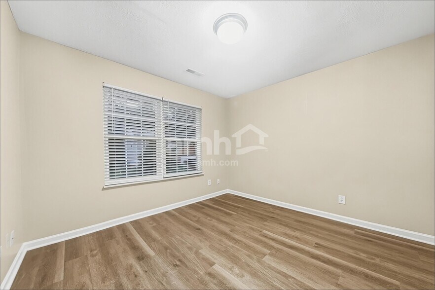 Building Photo - 1832 Silver Cloud Ln