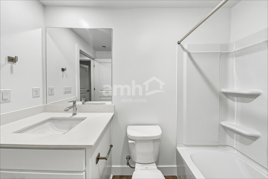 Building Photo - 7691 Castleton Ln