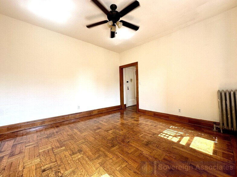 Building Photo - 64 W 108th St