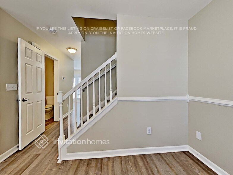 Building Photo - 15181 Tracy Beth Rd