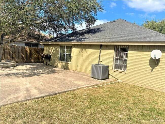 Building Photo - 3609 Raquel Ave