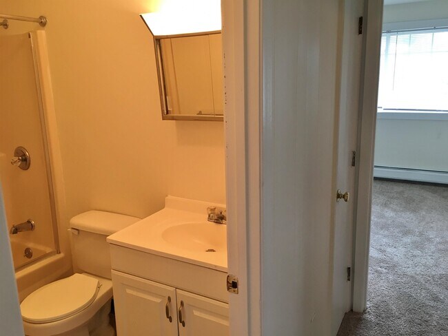 Building Photo - 3861 Brown Ave