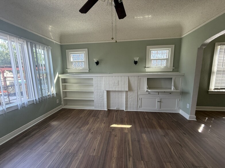 Building Photo - 2949 Raymond Ave