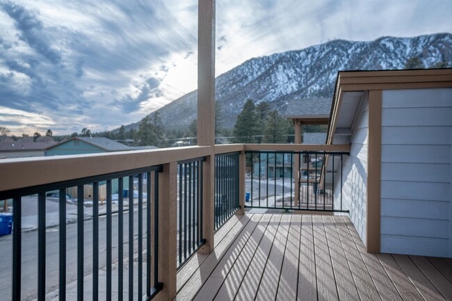 Building Photo - 5026 E Retreat Cir