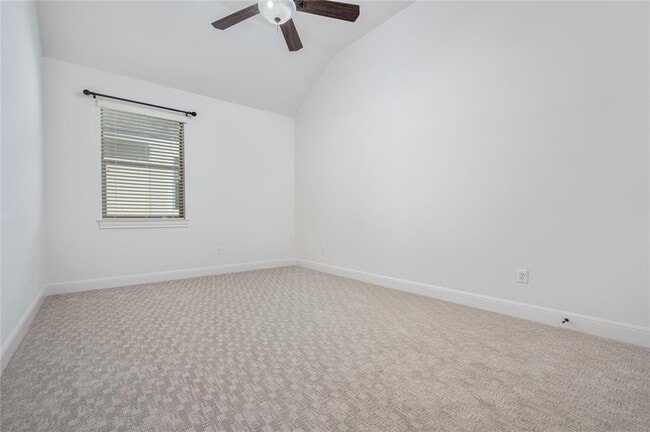 Building Photo - 14505 Ladera Blvd