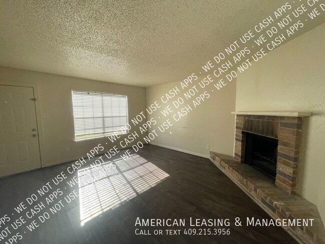 Building Photo - 2-Bedroom West End Town Home Available for...
