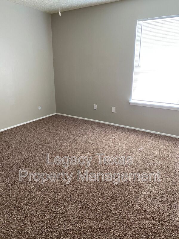 Building Photo - 1407 Courtney Pl