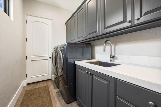 Building Photo - 77745 Concha Ct