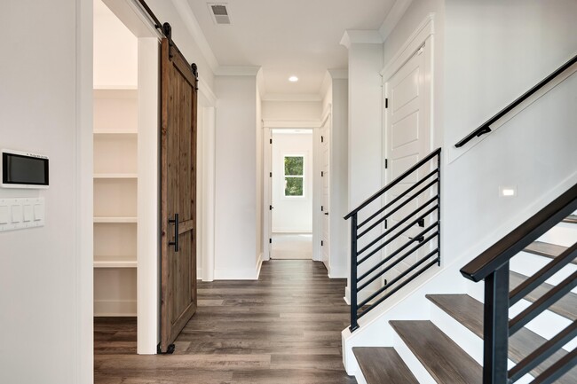 Building Photo - 5030 Jon Oak Dr