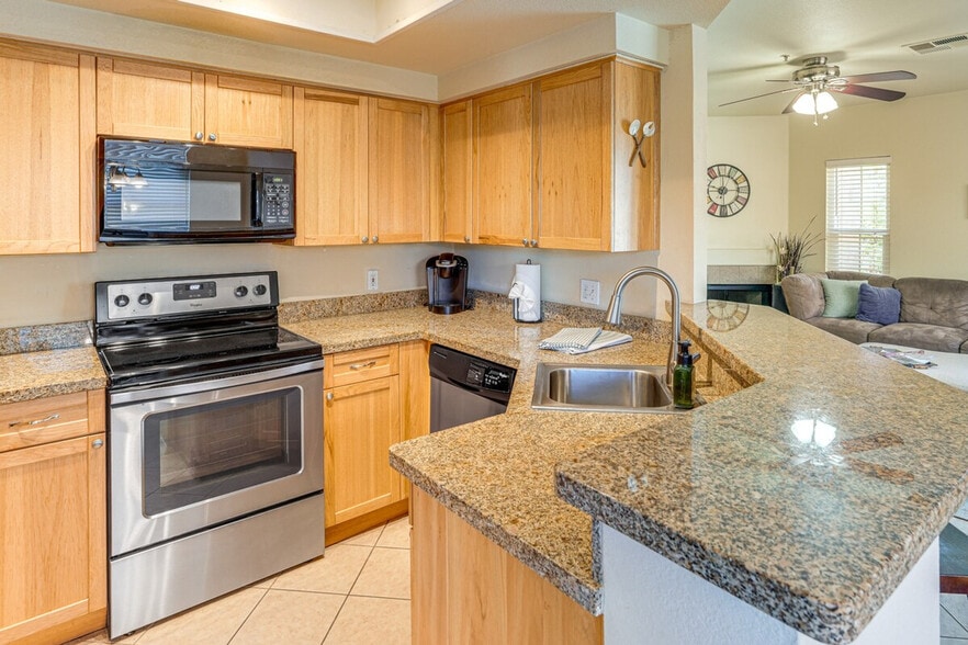 Building Photo - 9450 E Becker Ln