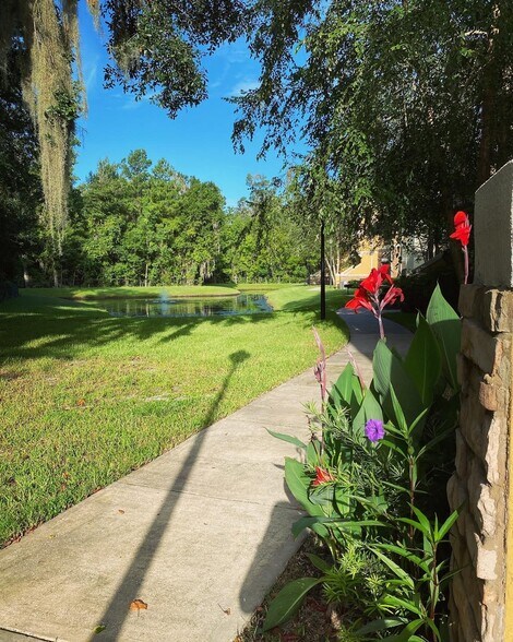 Building Photo - 8539 Gate Pkwy W