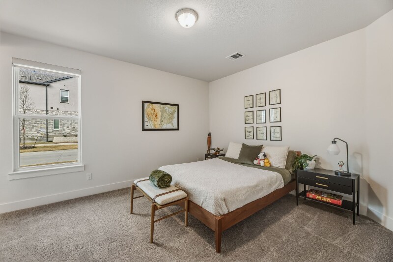 Building Photo - 816 Meadowcrest Dr