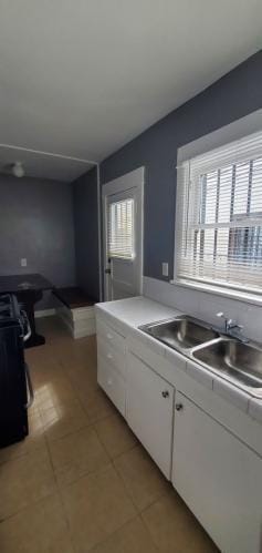 Building Photo - 2867-2873 Edgehill Dr