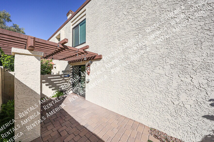 Building Photo - 8825 S 48th St