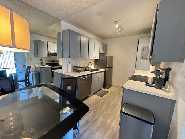 Building Photo - 100 Kinross Dr