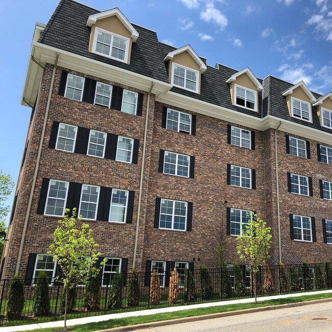 Hilltop Apartments of Totowa 75 Lackawanna Ave Totowa NJ 07512