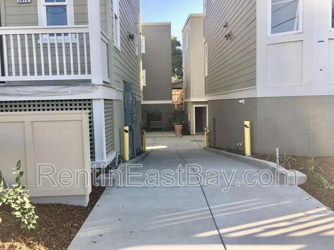 Building Photo - 3612 Brookdale Ave