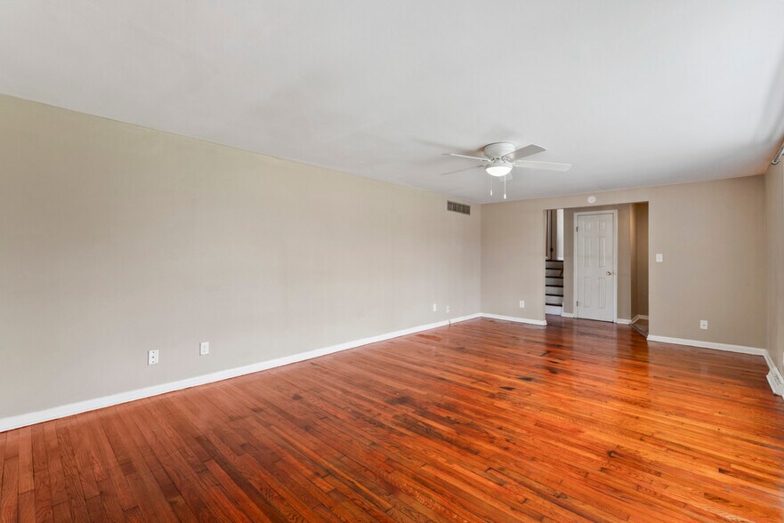 Building Photo - 4308 W Burton Dr