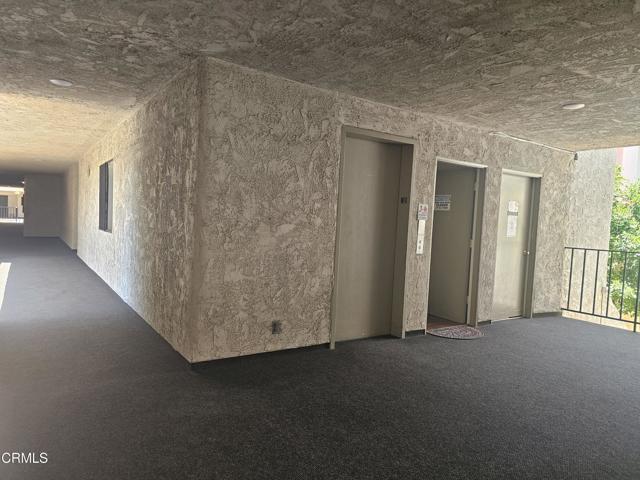 Building Photo - 1401 Valley View Rd