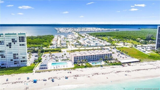 Building Photo - 1077 Nettles Blvd