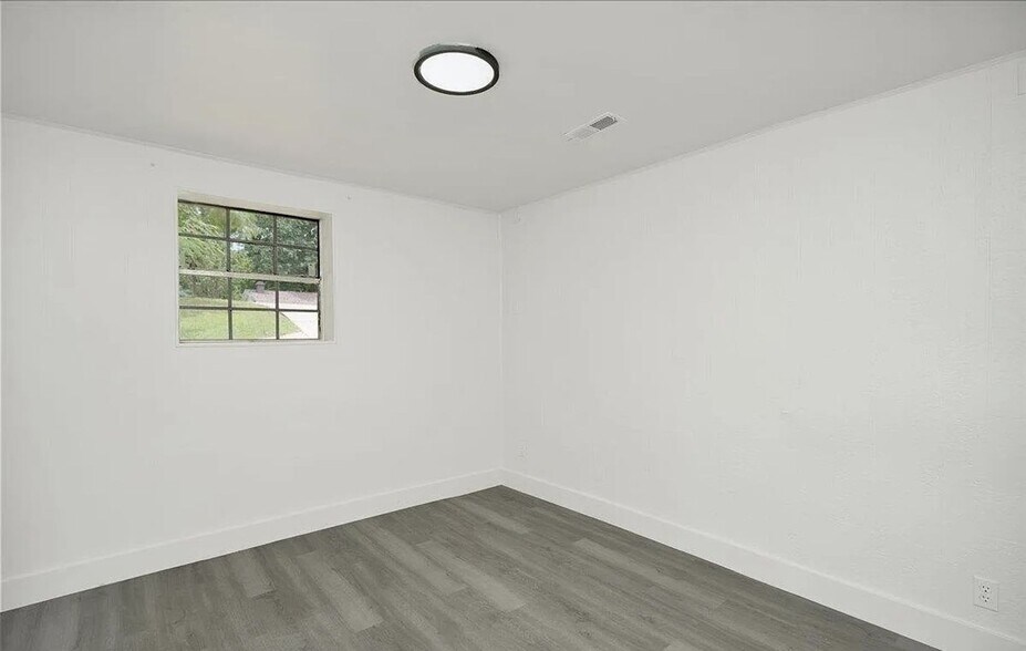 Building Photo - 5188 Goldmar Dr