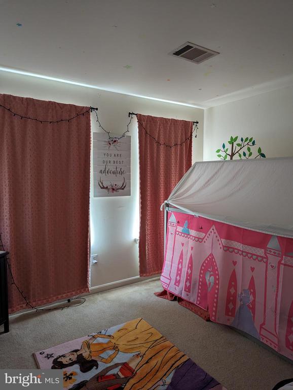 Building Photo - 2701 Summers Ridge Dr