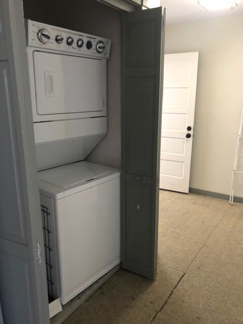 Building Photo - 402 E Bolton St