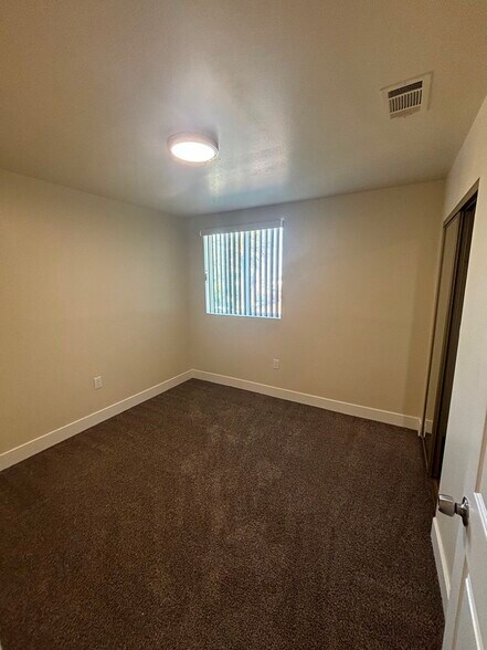 Building Photo - 156 E 119th St