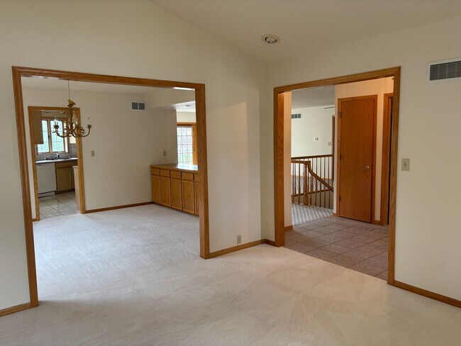 Building Photo - 154-154 Cayman St