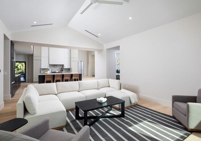 Building Photo - STUNNING REMODELED 4-BEDROOM, 3.5-BATH FUR...