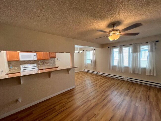 Building Photo - Beautiful Two Story Condo near Meadowood Mall