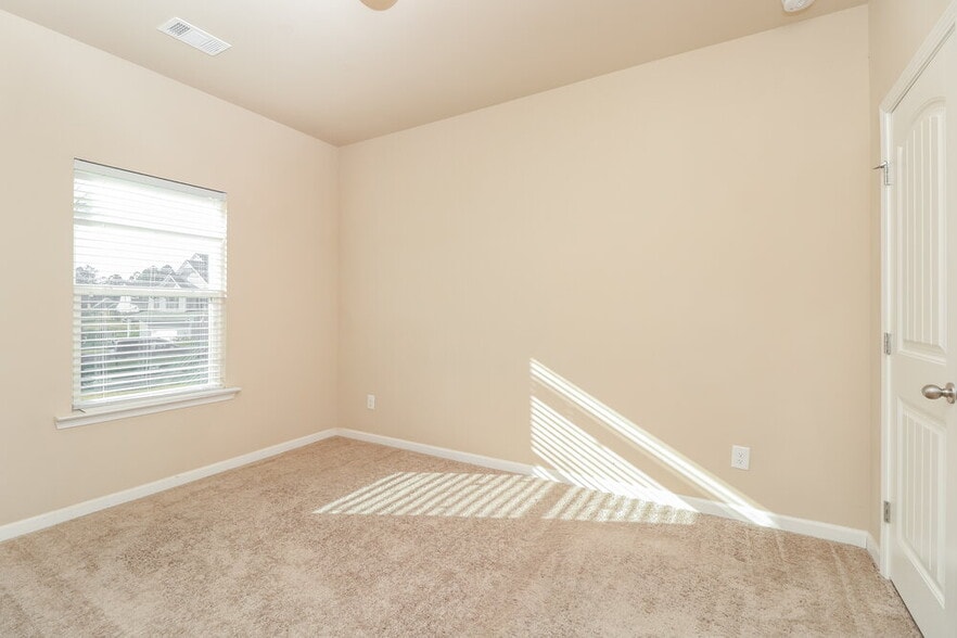 Building Photo - 32 Susie Creek Walk